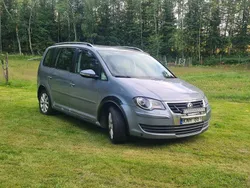 Grå Begagnad 2010 VW Touran Trendline Minibuss | 45 000 kr (Bra pris)