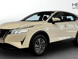 Svart Begagnad 2022 Nissan Qashqai Acenta SUV | 209 900 kr (Marknadspris)