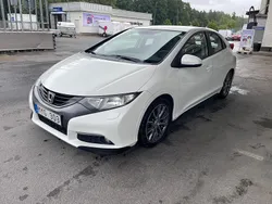 Vit Begagnad 2012 Honda Civic Sport Halvkombi | 90 000 kr (Marknadspris)