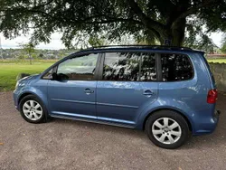 Blå Begagnad 2012 VW Touran Minibuss | 48 000 kr (Superpris)