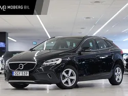 Svart Begagnad 2016 Volvo V40 CC Momentum Kombi | 134 900 kr (Marknadspris)