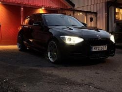 Svart Begagnad 2014 BMW M135 M Sport Halvkombi | 220 000 kr (Marknadspris)