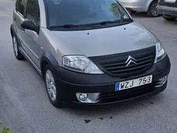 Brun Begagnad 2006 Citroën C3 Halvkombi | 18 000 kr (Marknadspris)