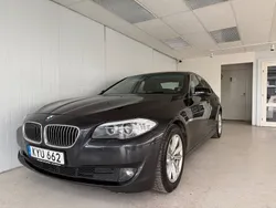 Grå (grå metallic) Begagnad 2010 BMW 520 Sedan | 84 900 kr (Marknadspris)