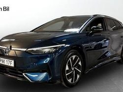 Blå (aquamarine blue metallic) Begagnad 2024 VW ID.7 Pro Kombi | 544 900 kr (Bra pris)