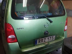 Grön Begagnad 2000 Opel Agila Halvkombi | 6 000 kr