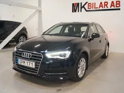 Svart Begagnad 2015 Audi A3 Sportback Attraction Halvkombi | 134 900 kr (Marknadspris)