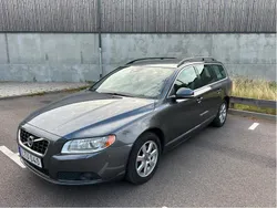 Grå Begagnad 2012 Volvo V70 Momentum Kombi | 69 000 kr (Marknadspris)