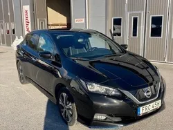 Svart Begagnad 2020 Nissan Leaf Tekna Halvkombi | 159 900 kr