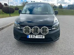Svart Begagnad 2016 VW Caddy Maxi Minibuss | 189 000 kr (Lite dyr)