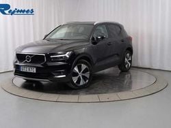 Svart Begagnad 2021 Volvo XC40 Momentum SUV | 284 800 kr (Marknadspris)
