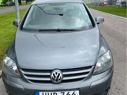Grå Begagnad 2009 VW Golf Plus Cross Minibuss | 39 900 kr (Marknadspris)