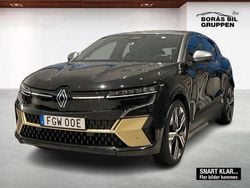 Svart Begagnad 2023 Renault Mégane Iconic Halvkombi | 309 000 kr (Marknadspris)