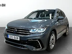 Mörkgrå Begagnad 2023 VW Tiguan R-line SUV | 439 900 kr (Lite dyr)