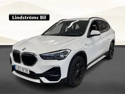 Vit Begagnad 2022 BMW X1 Sport Line SUV | 274 900 kr (Marknadspris)