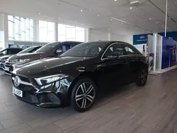 Svart Begagnad 2020 Mercedes A250 Advantage Sedan | 299 800 kr (Marknadspris)