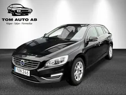 Svart Begagnad 2015 Volvo V60 Momentum Kombi | 99 000 kr (Marknadspris)