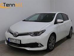 Vit Begagnad 2016 Toyota Auris Multidrive S Halvkombi | 159 900 kr (Marknadspris)