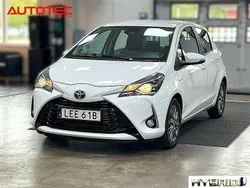 Vit Begagnad 2019 Toyota Yaris Hybrid Active Sedan | 163 900 kr (Marknadspris)