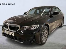 Svart Begagnad 2022 BMW 330e Sedan | 324 900 kr