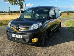 Svart Begagnad 2017 Renault Kangoo Minibuss | 80 000 kr (Marknadspris)