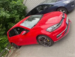 Röd Begagnad 2018 VW Golf VII Halvkombi | 115 000 kr (Marknadspris)