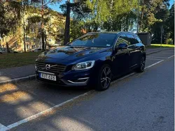 Blå Begagnad 2015 Volvo V60 Ocean Race Kombi | 99 000 kr (Superpris)