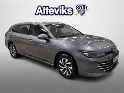 Mörkgrå Begagnad 2024 VW Passat Business Kombi | 338 900 kr (Dyr)