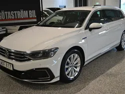 Vit Begagnad 2021 VW Passat Executive Kombi | 268 000 kr (Marknadspris)