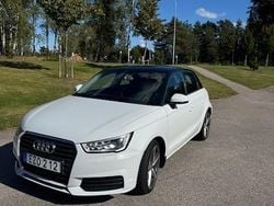 Vit Begagnad 2015 Audi A1 Sportback Sport Halvkombi | 85 000 kr (Superpris)
