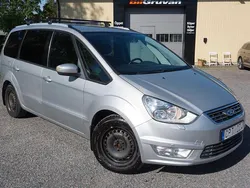 Grå Begagnad 2013 Ford Galaxy Trend Minibuss | 99 900 kr