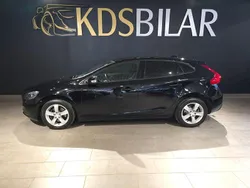 Svart Begagnad 2017 Volvo V40 Kombi | 139 500 kr (Marknadspris)