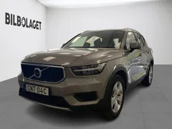 Grå Begagnad 2022 Volvo XC40 Momentum SUV | 329 800 kr (Marknadspris)