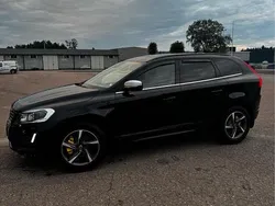 Svart Begagnad 2016 Volvo XC60 R-Design SUV | 169 900 kr (Marknadspris)
