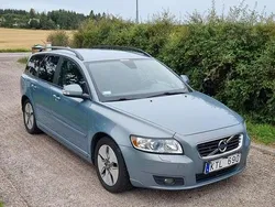 Blå Begagnad 2011 Volvo V50 Momentum Kombi | 58 000 kr (Marknadspris)
