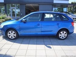 Blå samma som bilen Begagnad 2015 Skoda Rapid Halvkombi | 104 900 kr (Bra pris)