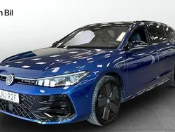Blå Begagnad 2024 VW Passat R-line Kombi | 559 900 kr