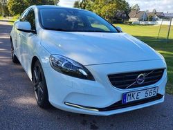 Begagnad 2013 Volvo V40 Momentum Kombi | 90 000 kr (Bra pris)