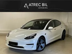 Vit Begagnad 2021 Tesla Model 3 Standard Range Sedan | 559 900 kr