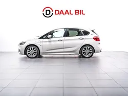 Vit Begagnad 2017 BMW 225 Active Tourer M Sport Minibuss | 199 700 kr (Marknadspris)