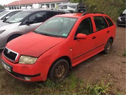 Röd Begagnad 2002 Skoda Fabia Kombi | 3 000 kr (Marknadspris)