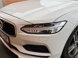 Vit Begagnad 2020 Volvo V90 Momentum Kombi | 160 000 kr