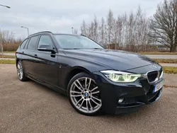 Svart Begagnad 2019 BMW 330 M Sport Kombi | 267 500 kr (Marknadspris)