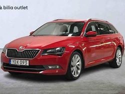 Röd Begagnad 2016 Skoda Superb Kombi | 189 900 kr (Lite dyr)