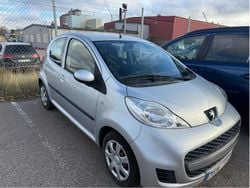 Grå Begagnad 2011 Peugeot 107 Halvkombi | 23 500 kr