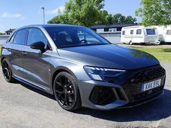 Grå Begagnad 2024 Audi RS3 Sportback Design Halvkombi | 625 000 kr (Superpris)