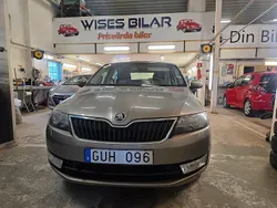Ljusbrun Begagnad 2013 Skoda Rapid Halvkombi | 69 900 kr (Marknadspris)
