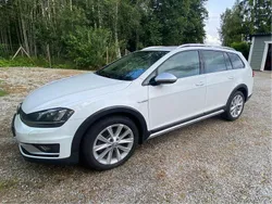 Vit Begagnad 2017 VW Golf Alltrack Kombi | 175 000 kr (Marknadspris)
