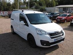 Vit Begagnad 2015 Peugeot Partner Minibuss | 44 000 kr