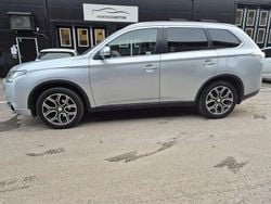 Silver Begagnad 2014 Mitsubishi Outlander SUV | 139 900 kr (Marknadspris)